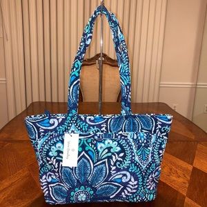 NWT Vera Bradley Mandy Bag Blue Island Medallion